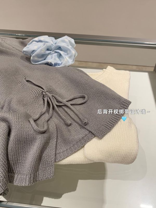 設計感後背繫帶薄款針織上衣-3色 設計感後背繫帶薄款針織上衣-3色