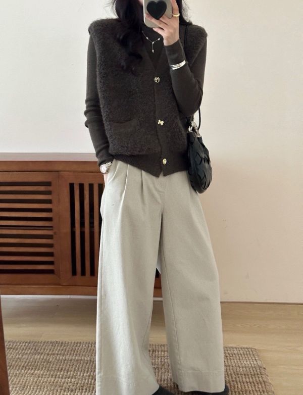 蝴蝶結扣 羊羔毛復古設計釦背心-5色 蝴蝶結扣 羊羔毛復古設計釦背心-5色