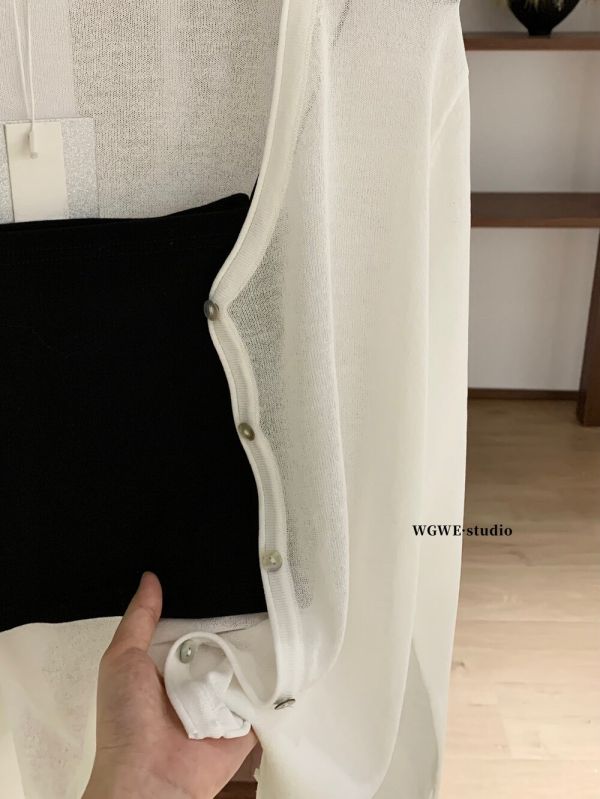 簡單穿顏值擔當 薄款防曬V領外套-3色 簡單穿顏值擔當 薄款防曬V領外套-3色