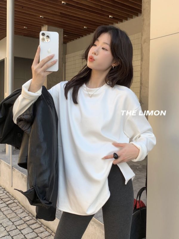 內裏加絨 冬季實穿大白T 寬鬆開衩上衣 內裏加絨 冬季實穿大白T 寬鬆開衩上衣