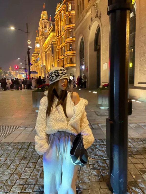 Korea 人氣毛毛保暖QQ外套-2色 Korea 人氣毛毛保暖QQ外套-2色