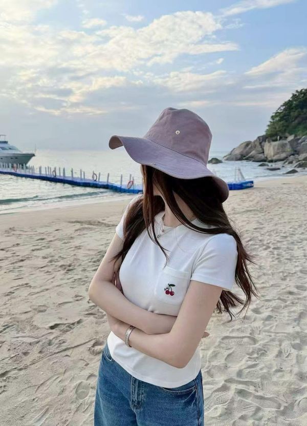 小櫻桃口袋正肩棉tee-2色 小櫻桃口袋正肩棉tee-2色