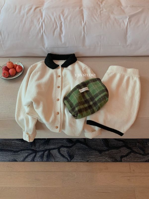 法式小香風撞色翻領針織開衫+高腰半身裙-2色 法式小香風撞色翻領針織開衫+高腰半身裙-2色