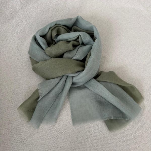雨後森林_手工純羊絨圍巾（現貨） 手工純羊絨圍巾,cashmere,pashmina,scarf,鄭家純,川嵐工作室,圍巾,羊絨圍巾,羊毛圍巾,雞排妹,保暖,薄圍巾,寒流