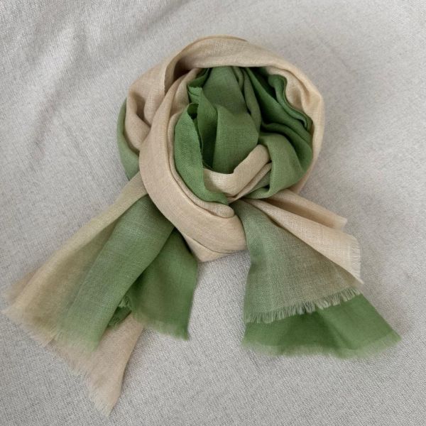 抹茶拿鐵_手工純羊絨圍巾（現貨）（即將絕版） 手工純羊絨圍巾,cashmere,pashmina,scarf,鄭家純,川嵐工作室,圍巾,羊絨圍巾,羊毛圍巾,雞排妹,保暖,薄圍巾,寒流