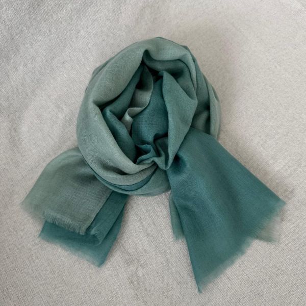 靜謐碧湖_手工純羊絨圍巾（現貨） 手工純羊絨圍巾,cashmere,pashmina,scarf,鄭家純,川嵐工作室,圍巾,羊絨圍巾,羊毛圍巾,雞排妹,保暖,薄圍巾,寒流