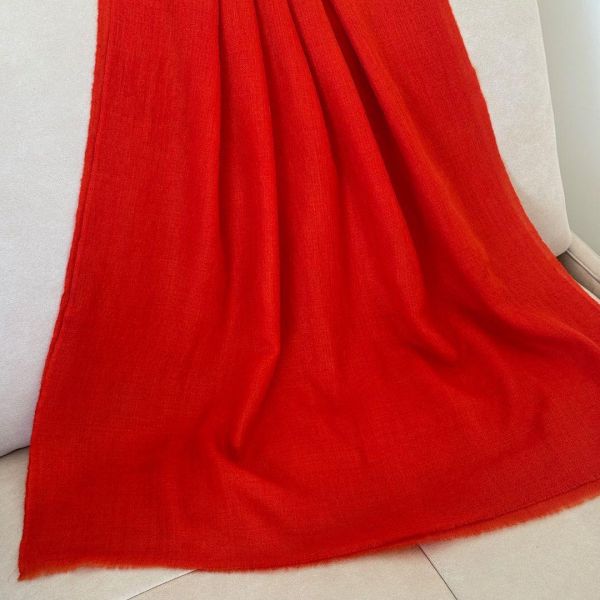 好運紅_手工純羊絨圍巾 (預購) 手工純羊絨圍巾,cashmere,pashmina,scarf,鄭家純,川嵐工作室,圍巾,羊絨圍巾,羊毛圍巾,雞排妹,保暖,薄圍巾,寒流