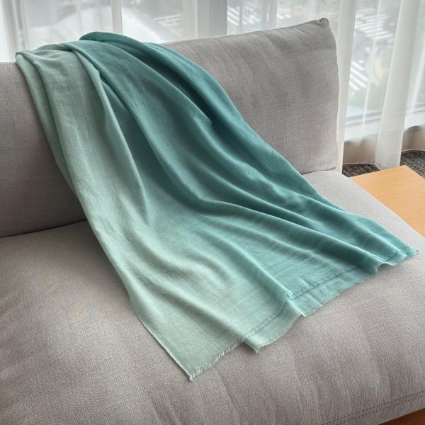 靜謐碧湖_手工純羊絨圍巾（現貨） 手工純羊絨圍巾,cashmere,pashmina,scarf,鄭家純,川嵐工作室,圍巾,羊絨圍巾,羊毛圍巾,雞排妹,保暖,薄圍巾,寒流