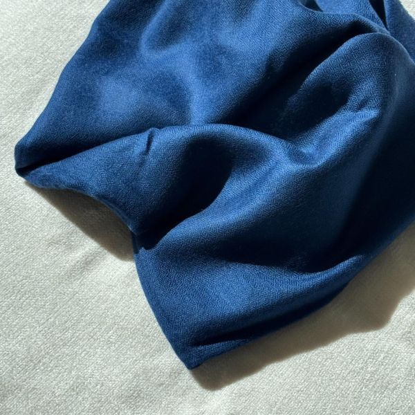 群青藍_手工純羊絨圍巾（少量現貨）（即將絕版） 手工純羊絨圍巾,cashmere,pashmina,scarf,鄭家純,川嵐工作室,圍巾,羊絨圍巾,羊毛圍巾,雞排妹,保暖,薄圍巾,寒流