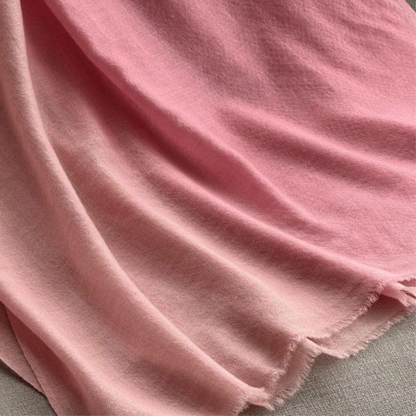 富貴牡丹_手工純羊絨圍巾（現貨） 手工純羊絨圍巾,cashmere,pashmina,scarf,鄭家純,川嵐工作室,圍巾,羊絨圍巾,羊毛圍巾,雞排妹,保暖,薄圍巾,寒流