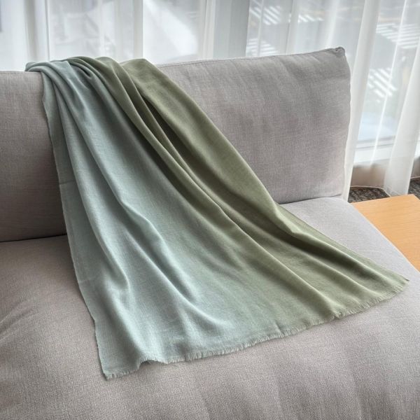 雨後森林_手工純羊絨圍巾（現貨） 手工純羊絨圍巾,cashmere,pashmina,scarf,鄭家純,川嵐工作室,圍巾,羊絨圍巾,羊毛圍巾,雞排妹,保暖,薄圍巾,寒流