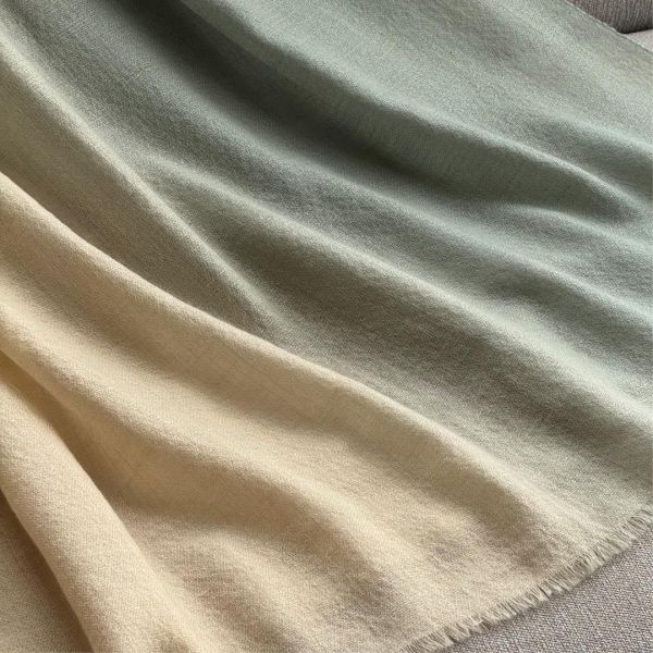 林間光影_手工純羊絨圍巾（現貨） 手工純羊絨圍巾,cashmere,pashmina,scarf,鄭家純,川嵐工作室,圍巾,羊絨圍巾,羊毛圍巾,雞排妹,保暖,薄圍巾,寒流