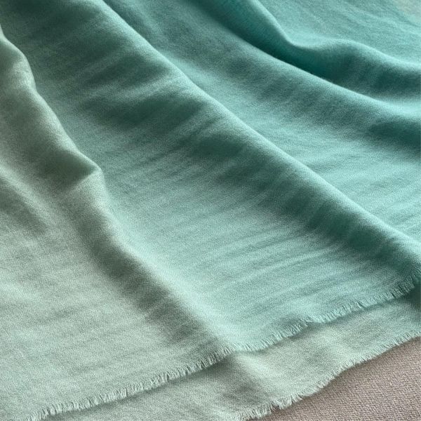 靜謐碧湖_手工純羊絨圍巾（現貨） 手工純羊絨圍巾,cashmere,pashmina,scarf,鄭家純,川嵐工作室,圍巾,羊絨圍巾,羊毛圍巾,雞排妹,保暖,薄圍巾,寒流