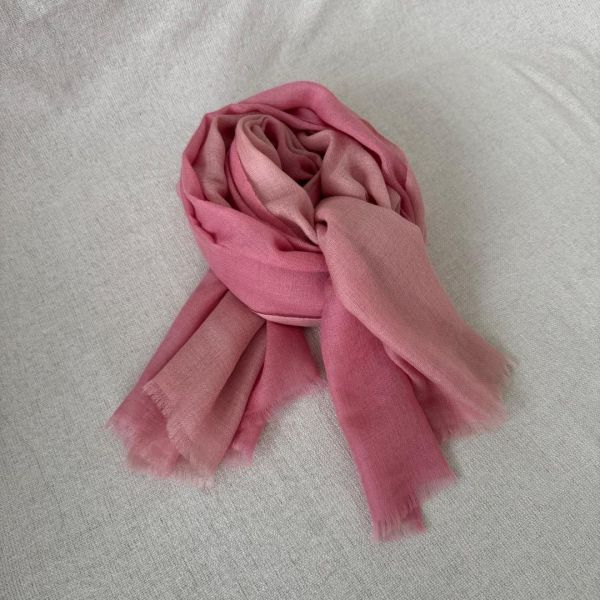 富貴牡丹_手工純羊絨圍巾（現貨） 手工純羊絨圍巾,cashmere,pashmina,scarf,鄭家純,川嵐工作室,圍巾,羊絨圍巾,羊毛圍巾,雞排妹,保暖,薄圍巾,寒流