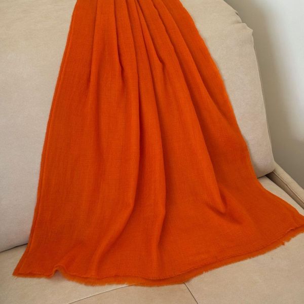 暖陽橘_手工純羊絨圍巾 (預購) 手工純羊絨圍巾,cashmere,pashmina,scarf,鄭家純,川嵐工作室,圍巾,羊絨圍巾,羊毛圍巾,雞排妹,保暖,薄圍巾,寒流