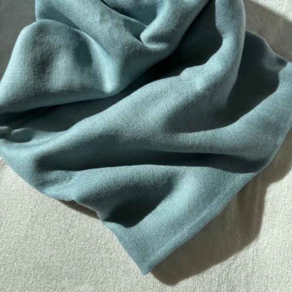 冰川藍_手工純羊絨圍巾（現貨） 手工純羊絨圍巾,cashmere,pashmina,scarf,鄭家純,川嵐工作室,圍巾,羊絨圍巾,羊毛圍巾,雞排妹,保暖,薄圍巾,寒流