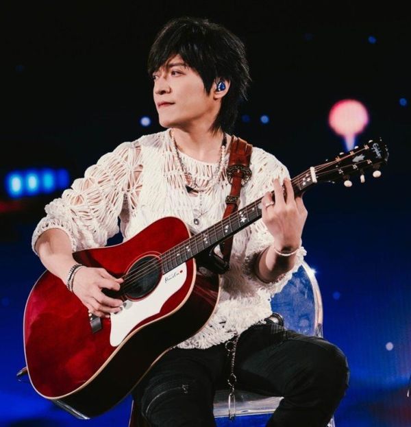 Epiphone 五月天怪獸聯名限量木吉他 MAYDAY MONSTER 1960 J-45 台灣公司貨 Epiphone 五月天怪獸聯名限量木吉他 MAYDAY MONSTER 1960 J-45 台灣公司貨
