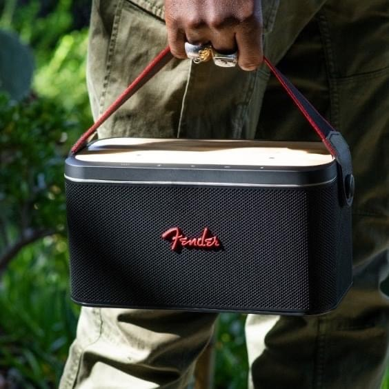 Fender RIFF 防水攜帶型 藍牙喇叭 音響 / 楓木觸控面板 吉他音箱  獨家加贈 PD充電器 台灣公司貨 Fender Riff 防水攜帶型 藍牙喇叭 音響 / 楓木觸控面板 吉他音箱  獨家加贈 PD充電器 台灣公司貨