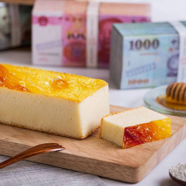 【馬上有錢】鈔票岩燒乳酪蛋糕禮盒 乳酪 蛋糕、乳酪 生日 蛋糕、台灣 推薦 伴 手 禮、台湾 伴 手 禮、台灣 的 伴 手 禮、伴 手禮、台灣 特色 伴 手 禮、台灣 伴 手 禮 推薦、中秋 節禮 盒、中秋送禮推薦、木匠 手 作 推薦