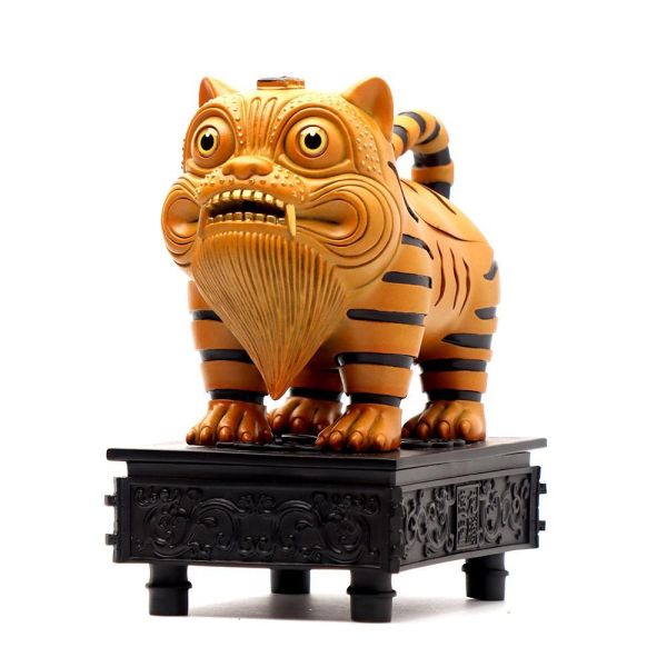 原木香 招財虎爺香爐 倒流香爐 倒流香爐 招財香爐 風水香爐 盤香爐 香塔爐 香具 小盤香 無黏香 銅香爐 招財開運 聚財擺設 財位擺件 鎮宅擺件 風水招財 鎮宅化煞 擋煞擺件 守財神器 開運小物 招財風水擺設 香爐,迷你香爐,黃銅香爐,隨身香爐,東方美學,鏤空香爐,香道用品,香氛擺件,茶席香爐,送禮香爐,佛具推薦,祈福香爐,手工香爐,禪風家飾,小香爐推,原木香