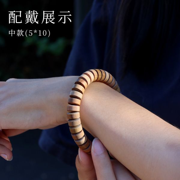 原木香 雪梨老山檀香片珠手串 5*12大款 / 5*10中款 / 4*7小款 手串 雪梨老山檀香 雪梨老山 一般款 花珠款 沉水款 贈養珠粉 香氣濃郁 經典檀香 甘醇奶香 檀香 似印度老山 手串 招財 避邪 開運 結緣 避邪 平安 緬甸降真,片珠,手串,緬甸小葉降真,小葉,降真,降香,降真手串,佛珠,念珠,108,小葉降真,緬甸,擋煞,除穢,開運,辟邪,避邪