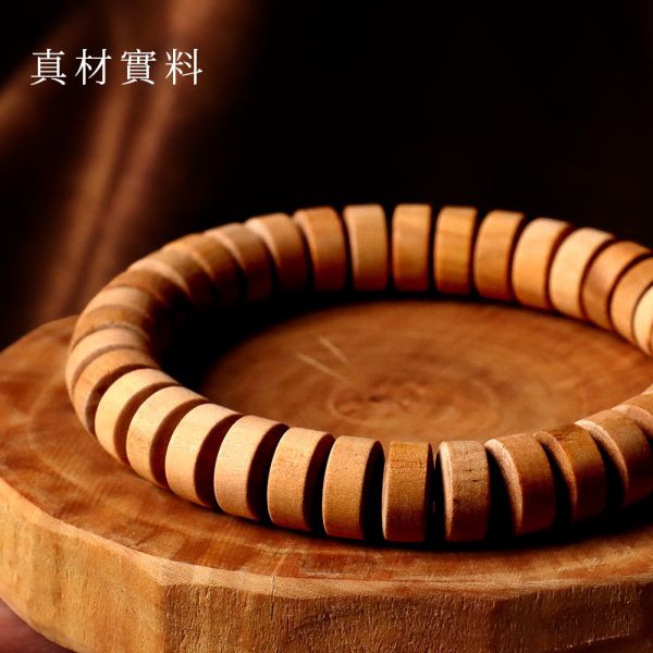 原木香 雪梨老山檀香片珠手串 5*12大款 / 5*10中款 / 4*7小款 手串 雪梨老山檀香 雪梨老山 一般款 花珠款 沉水款 贈養珠粉 香氣濃郁 經典檀香 甘醇奶香 檀香 似印度老山 手串 招財 避邪 開運 結緣 避邪 平安 緬甸降真,片珠,手串,緬甸小葉降真,小葉,降真,降香,降真手串,佛珠,念珠,108,小葉降真,緬甸,擋煞,除穢,開運,辟邪,避邪