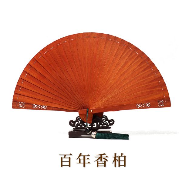 原木香 原木扇 阿根廷綠檀 金絲楠木 古崖柏 天然原木製成 崖柏扇 綠檀扇 金絲楠木扇 手工打磨  雷射雕刻扇  木香扇  附流蘇扇子  原木香氣  精緻雕花扇  原木擺設 扇子 摺扇 夏日納涼扇  禮盒推薦  文青風禮品  開運送禮  家居擺件 玄關擺飾  中式風格裝飾 肖楠扇,崖柏扇,金絲楠木扇,綠檀扇,居家擺設,古風扇子,古韻風扇子,原木扇,手工扇,木頭扇子,木製扇,原木禮品,原木工藝品,手作扇子,高質感扇子,夏季扇子,開運送禮