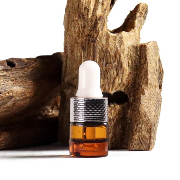 原木香 黃金綠棋楠沉香精油(勾絲油) 1g  棋楠沉香萃取 100%純精油 無添加化學成分 天然精油 純精油 沉香油 SGS認證  舒緩身心 正陽之氣 避邪 擋煞 化煞 除障 除穢 淨化磁場 安神 定心 舒壓助眠 提升正能量 提神 心靈平和 改善情緒 安撫心緒 減輕焦慮 助眠 修行 靜坐 冥想 靈性 擴香 薰香 綠棋楠,黃金,沉香,黃金綠棋楠,綠棋楠沉香,沉香精油,1g,綠棋楠沉香精油,棋楠,奇楠,綠奇楠,勾絲油,