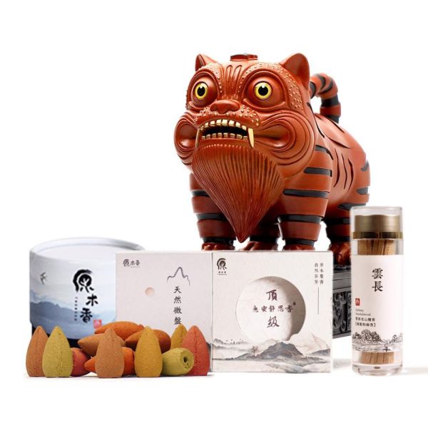 原木香 招財虎爺香爐 倒流香爐 倒流香爐 招財香爐 風水香爐 盤香爐 香塔爐 香具 小盤香 無黏香 銅香爐 招財開運 聚財擺設 財位擺件 鎮宅擺件 風水招財 鎮宅化煞 擋煞擺件 守財神器 開運小物 招財風水擺設 香爐,迷你香爐,黃銅香爐,隨身香爐,東方美學,鏤空香爐,香道用品,香氛擺件,茶席香爐,送禮香爐,佛具推薦,祈福香爐,手工香爐,禪風家飾,小香爐推,原木香