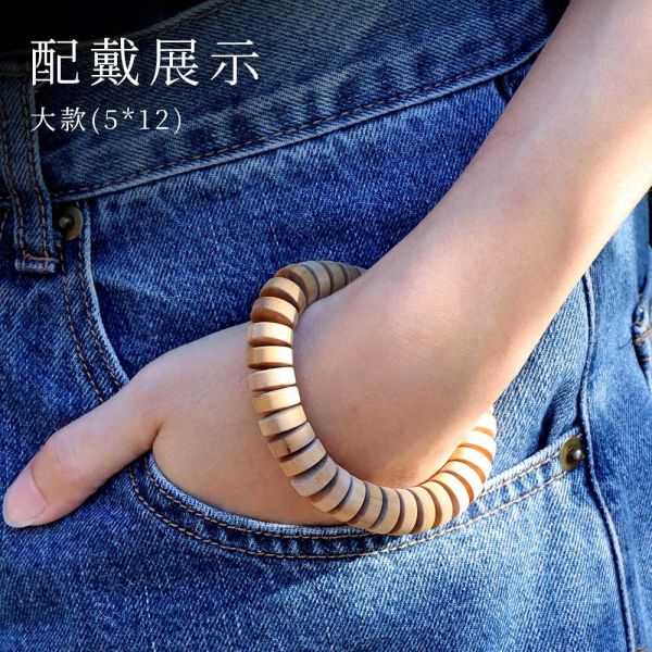 原木香 雪梨老山檀香片珠手串 5*12大款 / 5*10中款 / 4*7小款 手串 雪梨老山檀香 雪梨老山 一般款 花珠款 沉水款 贈養珠粉 香氣濃郁 經典檀香 甘醇奶香 檀香 似印度老山 手串 招財 避邪 開運 結緣 避邪 平安 緬甸降真,片珠,手串,緬甸小葉降真,小葉,降真,降香,降真手串,佛珠,念珠,108,小葉降真,緬甸,擋煞,除穢,開運,辟邪,避邪