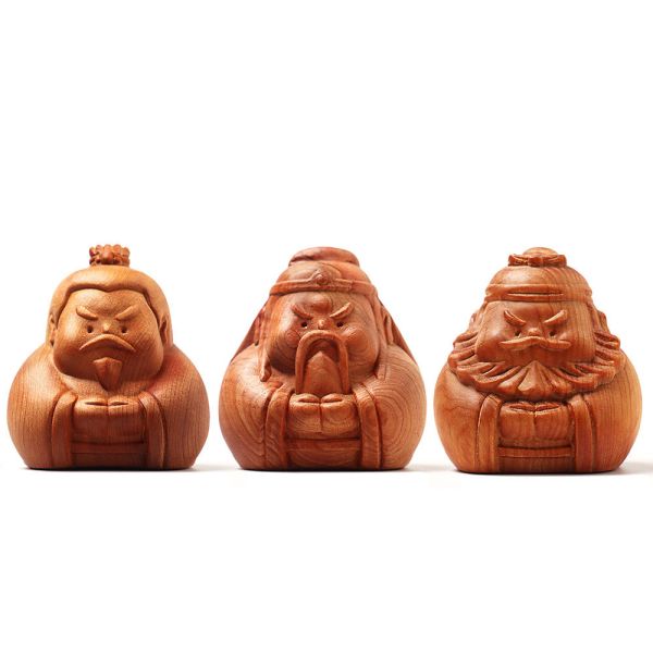 原木香 百年香柏 古崖柏 雕刻藝品 三國志 劉備 張飛 關羽 Q版造型 桃園三結義 避邪 手把件 原木藝品 桌面小物 擺飾 擺件 可愛藝品 送禮 崖柏,古崖柏,香柏,百年香柏,龍柏,雕刻藝品,關羽,劉備,張飛,雲長,玄德,翼德,三國,三國志,桃園三結義,守護神,擺件,桌面小物,手把件,原木藝品