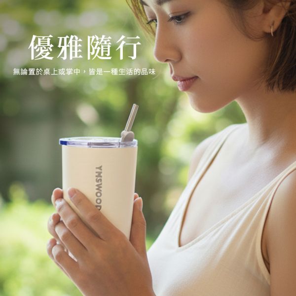 原木香 陶瓷內膽隨行杯 約500ml 贈不鏽鋼吸管 杯具 茶杯 環保杯 茶具 陶瓷 輕盈杯 不鏽鋼吸管杯 咖啡杯 茶飲杯 生活品味 隨身飲品杯 原木香,陶瓷隨行杯,陶瓷內膽杯,保溫隨行杯,不留味隨行杯,質感杯,環保隨行杯,500ml隨行杯,陶瓷保溫杯,輕盈杯,不鏽鋼吸管杯,咖啡杯,茶飲杯,生活品味,隨身飲品杯