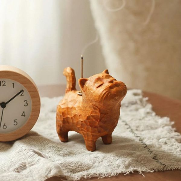 原木香【限量300組】招財貓香插 慵懶薰香組 貓咪 小貓 黃肉肖楠 Q版造型 套組 無黏香 線香 臥香 野生安汶沉香 新山老樹頭檀香 晚風茉莉 茉莉香 秘魯聖木 桌面小物 擺設 原木公仔 藝品 淨化 磁場 守財 招財 好人緣 招財貓香插,貓,貓咪,小貓,香插,黃肉肖楠,肖楠,越南肖楠,套組,無黏香,無拈香,茉莉,晚風茉莉,聖木,秘魯聖木,祕魯,安汶沉香,新山檀香,新山老樹頭,樹頭