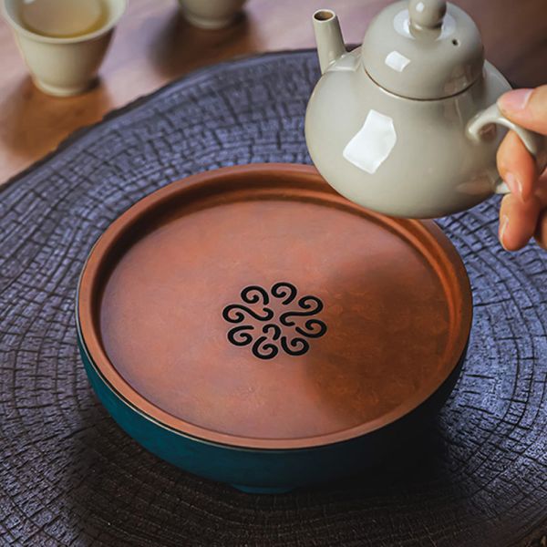 原木香 紫銅壺承 約350ml 石柳紅 青琅軒 大容量 壺承 茶具 手工製作 紫銅 黃銅 茶器 茶道 茶道配件 香道器具 茶承 茶席美學 紫銅壺承,茶具,茶道壺承,泡茶壺承,茶席配件,銅壺承,手工壺承,茶具承盤,壺承,茶承,紫銅器,茶道器,茶道配件,香道器具,茶席美學,沉香茶具,茶盤,茶器,香席道具,手作器物,茶具承水,銅器,三足器