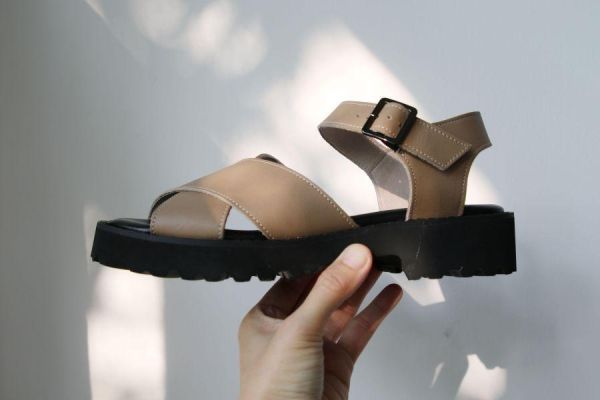 【現貨】世界系列_Recipe日系輕量交叉方頭涼鞋 