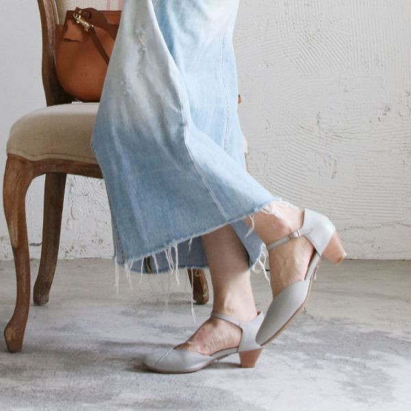 【現貨】鬱金香中空跟涼鞋 