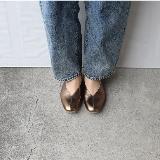 【現貨】世界系列_日本製Recipe真皮V口造型便鞋 