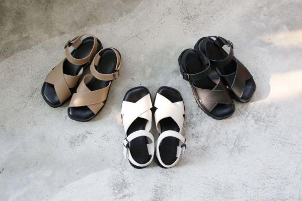 【現貨】世界系列_Recipe日系輕量交叉方頭涼鞋 