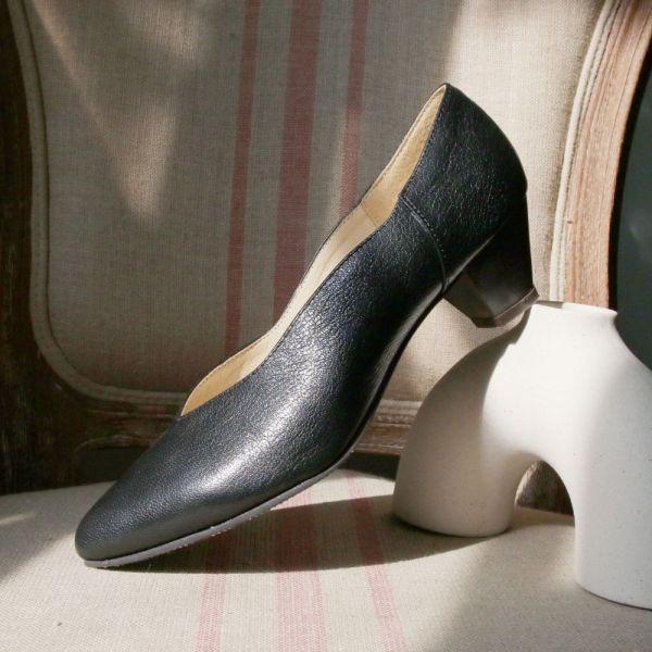 【試穿鞋福利】完整包覆腳版波浪中跟鞋 