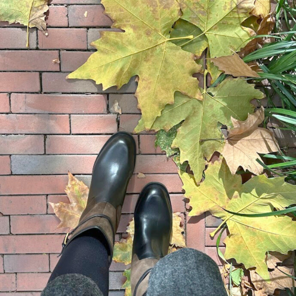 【現貨】世界系列_都會女子的率性拼接中筒靴 