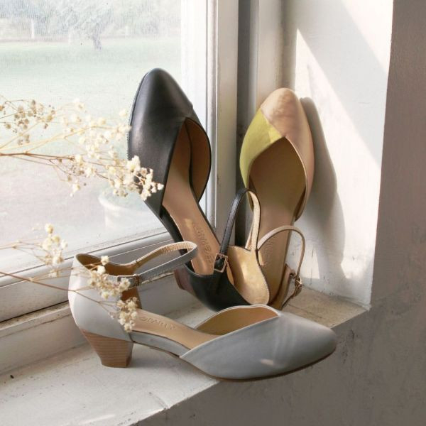 【現貨】鬱金香中空跟涼鞋 