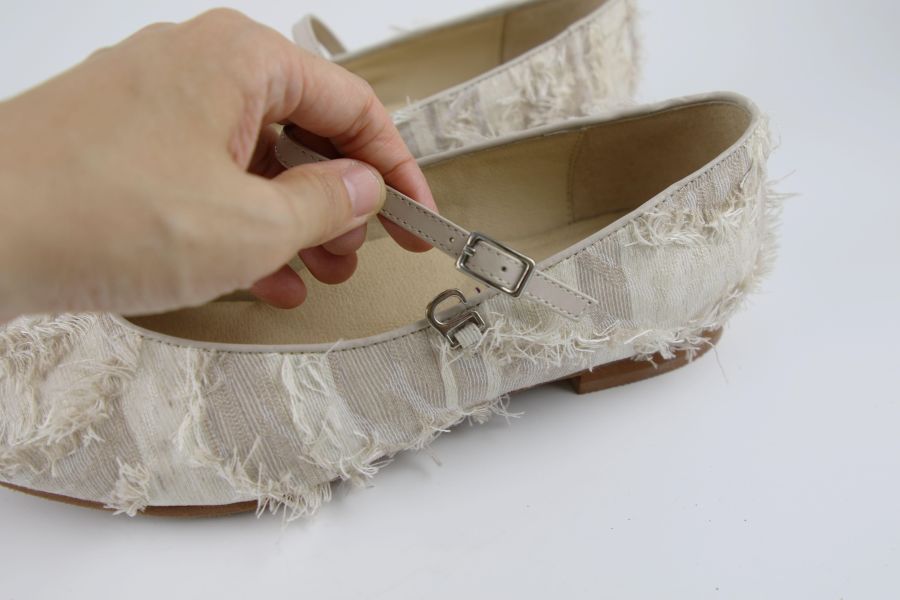 【接單手工製】抽鬚蕾絲修飾腳版瑪莉珍 
