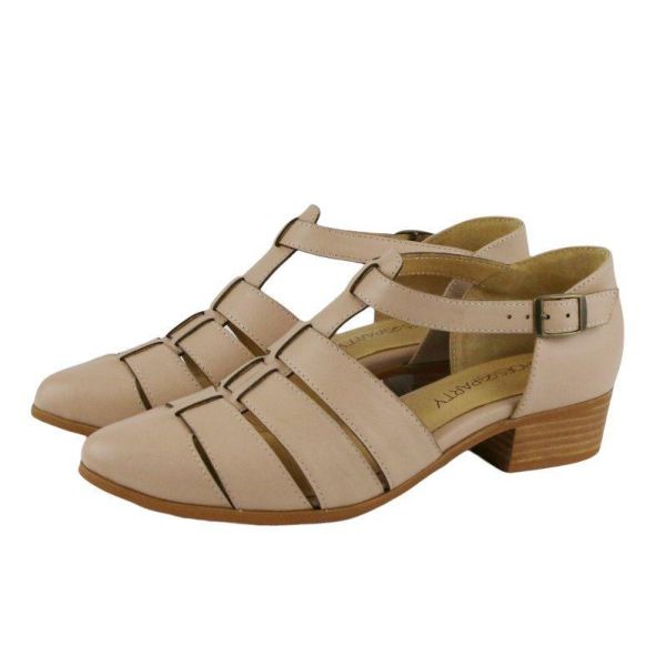 【現貨】外尖內圓編織涼鞋 