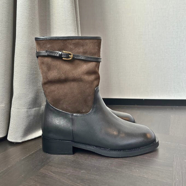 【現貨】世界系列_都會女子的率性拼接中筒靴 