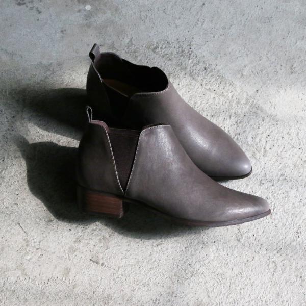 【接單手工製】特殊皮革俐落剪裁切爾西真皮短靴 