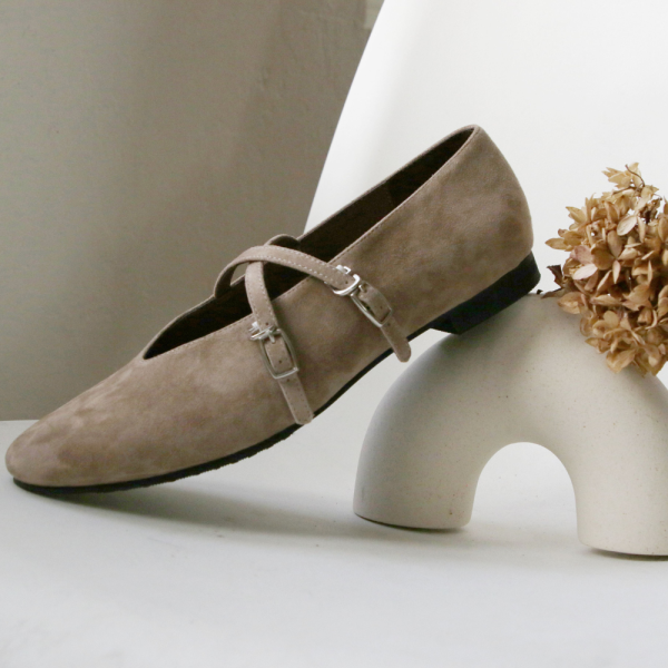 【現貨】小腳效果細緻羊絨交叉帶瑪莉珍 