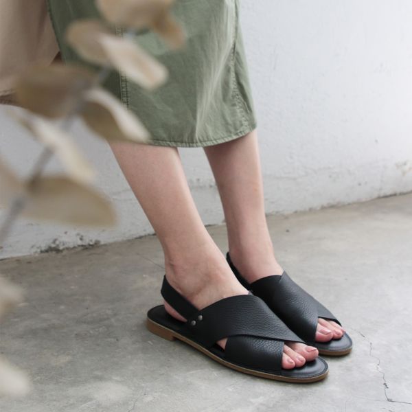 【現貨】世界系列_日本製Recipe寬版交叉軟皮涼鞋 