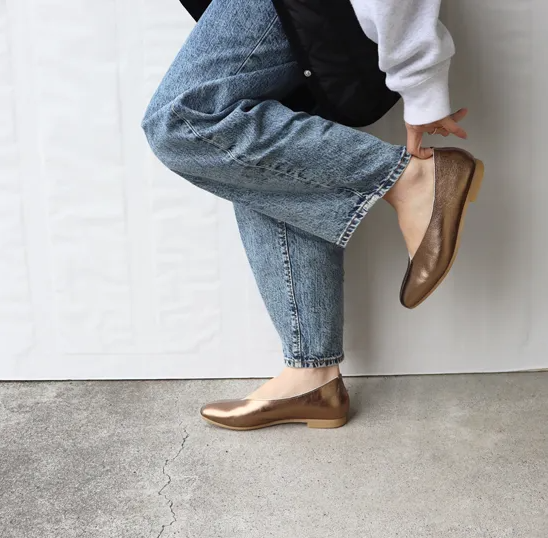 【現貨】世界系列_日本製Recipe真皮V口造型便鞋 