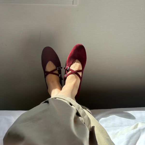 【現貨】小腳效果細緻羊絨交叉帶瑪莉珍 