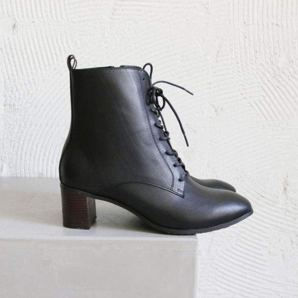 【試穿鞋福利】方中帶尖！顯腳小綁帶中筒靴 